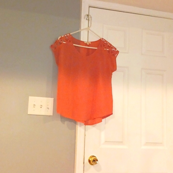 E&M Tops - E&M Peach colored blouse
